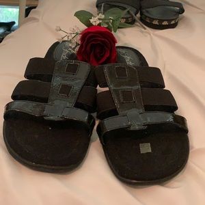Life Stride black sandals